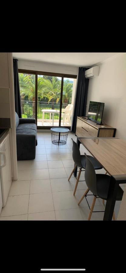 Appartement Agreable En Bord De Mer 빌프랑슈쉬르메르 외부 사진